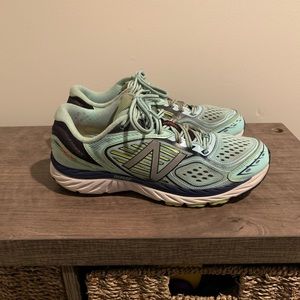 New Balance Women’s 860v7 Trufuse
